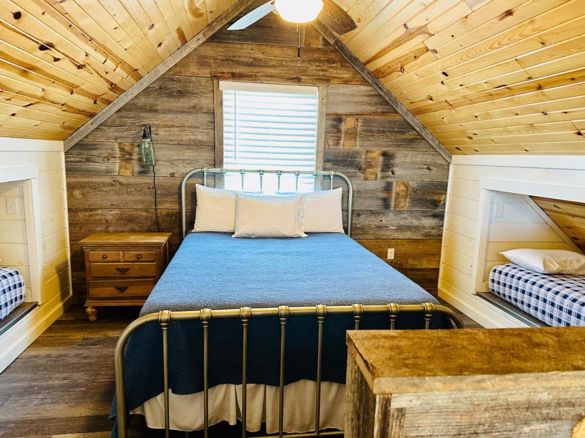 Knotty Squirrel Cabins Mountain View Exterior foto