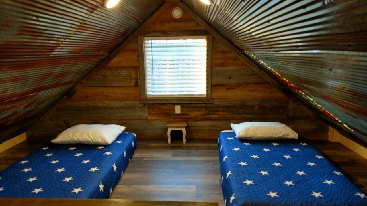 Knotty Squirrel Cabins Mountain View Exterior foto